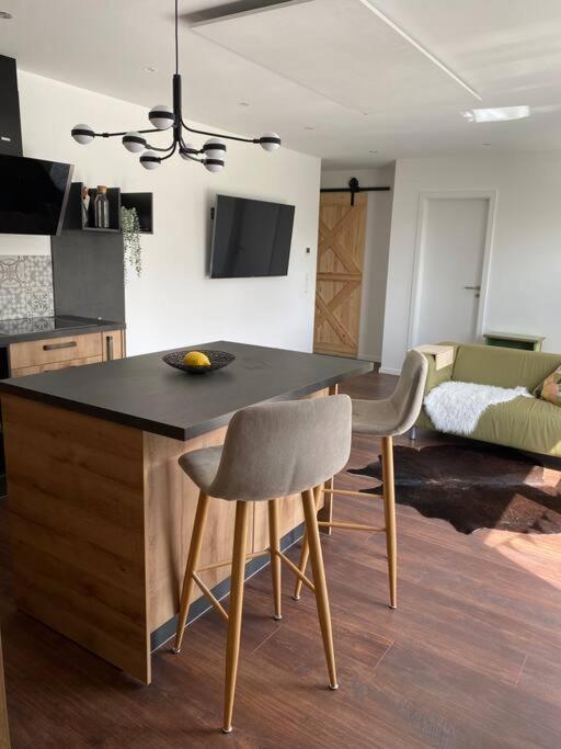 Gemuetliche Wohnung -Schwarzwald Neuweiler  Bagian luar foto